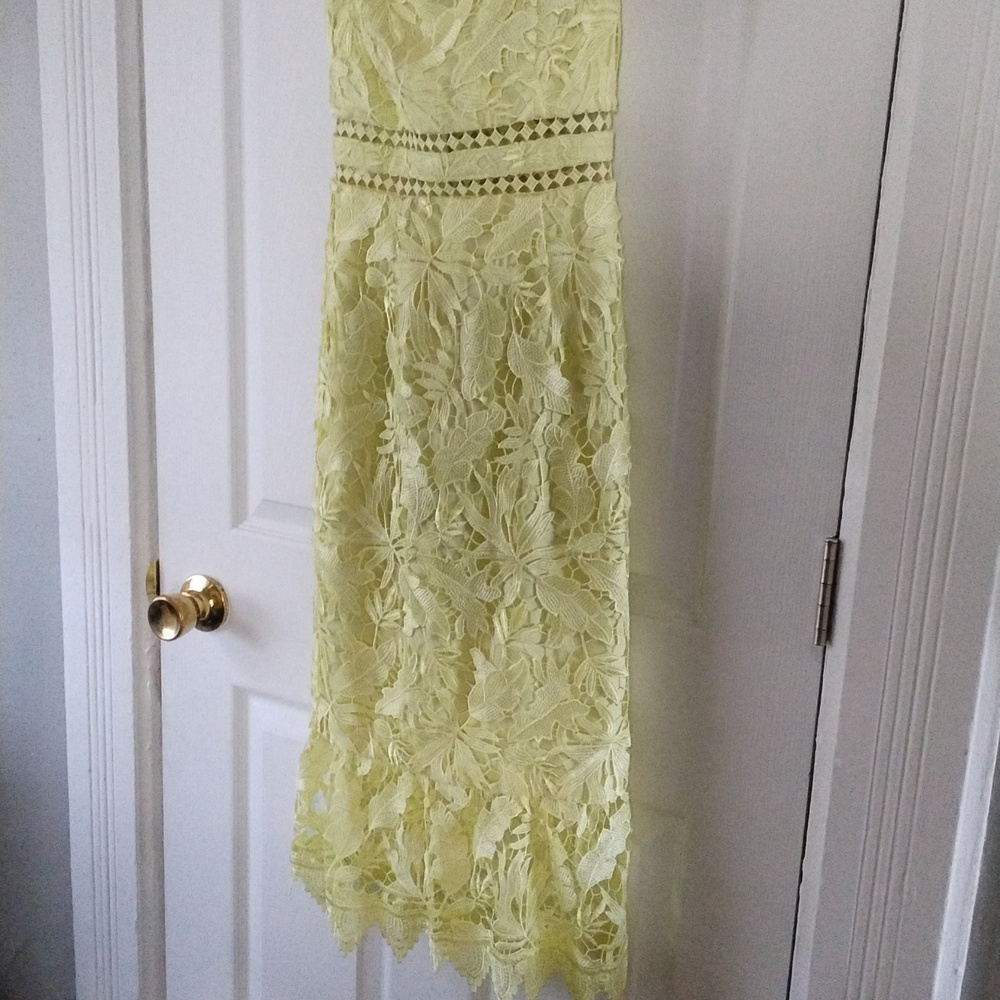 Aidan Mattox fitted, 💛off shoulder, lace dress. SIZE 0 - Picture 3 of 6